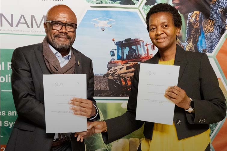 Dr Tshilidzi Madzivhandila Prof Hlamalani Ngwenya