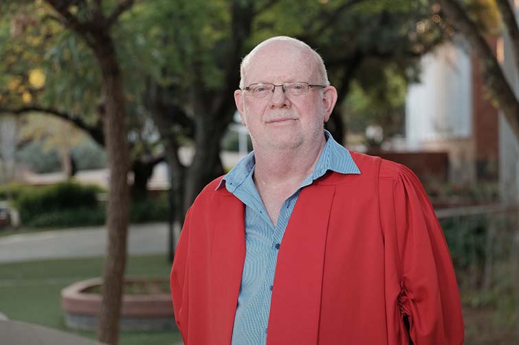 Prof Botma Visser