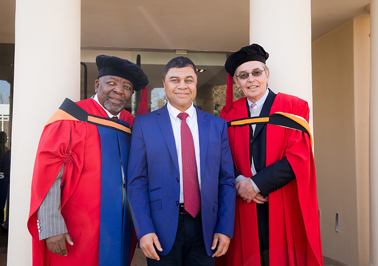 Jerry Mofokeng, Prof Francis Petersen and Prof Nico Luwes