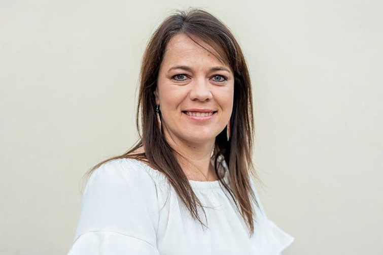 Prof Lindi Nel