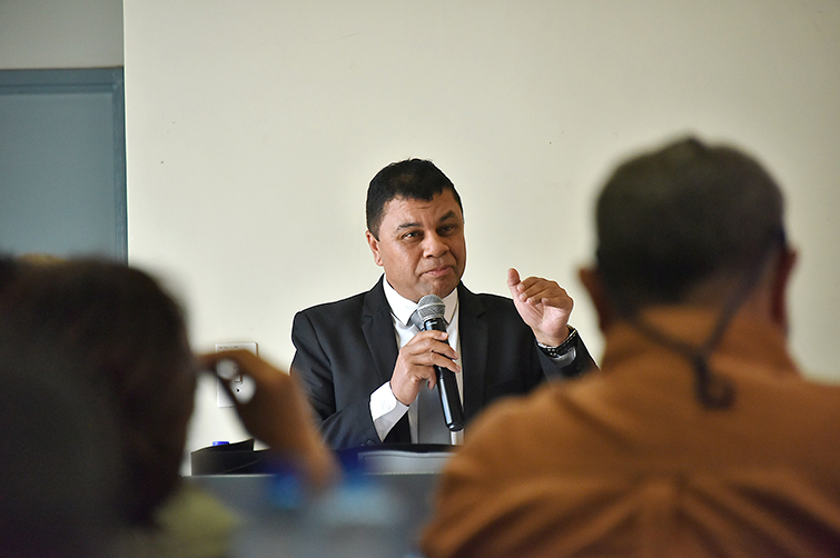 Prof Francis Petersen 