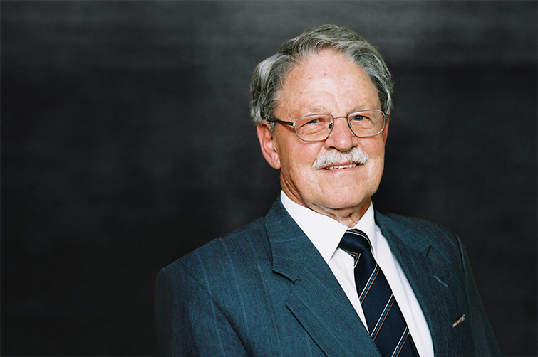 Prof Francois Retief
