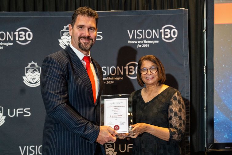 Dr Arno van Niekerk