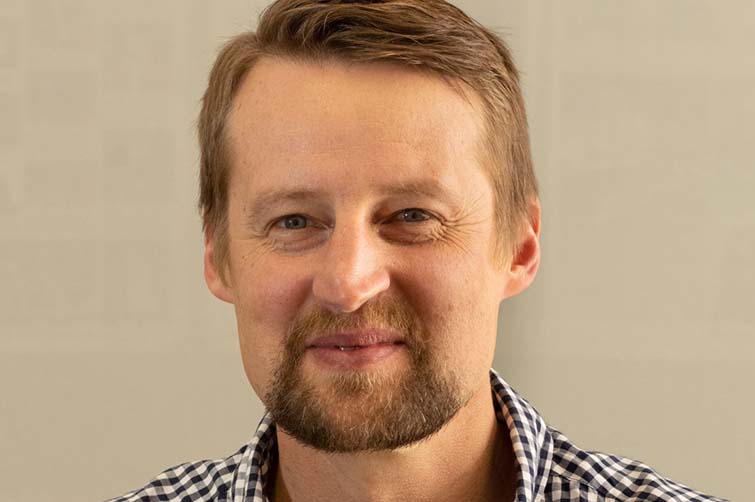 Dr Luther van der Mescht