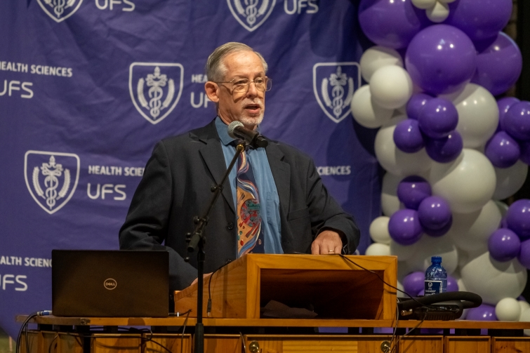 Prof Gert van Zyl, Dean of the Health Sciences Faculty, welcoming first-year students on the inaugural day of orientation.