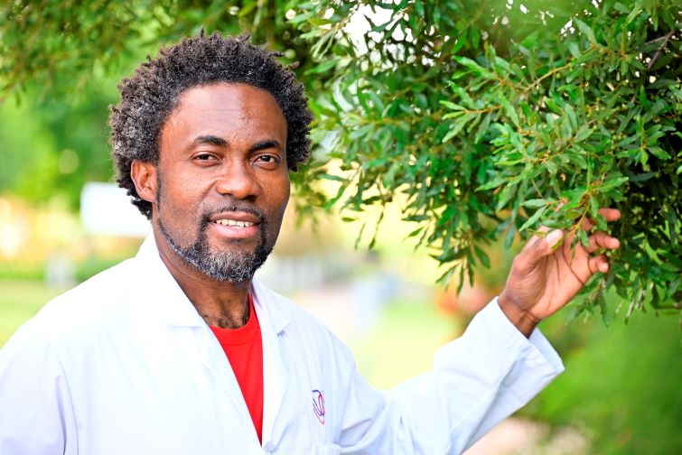 Prof Patricks Voua Otomo
