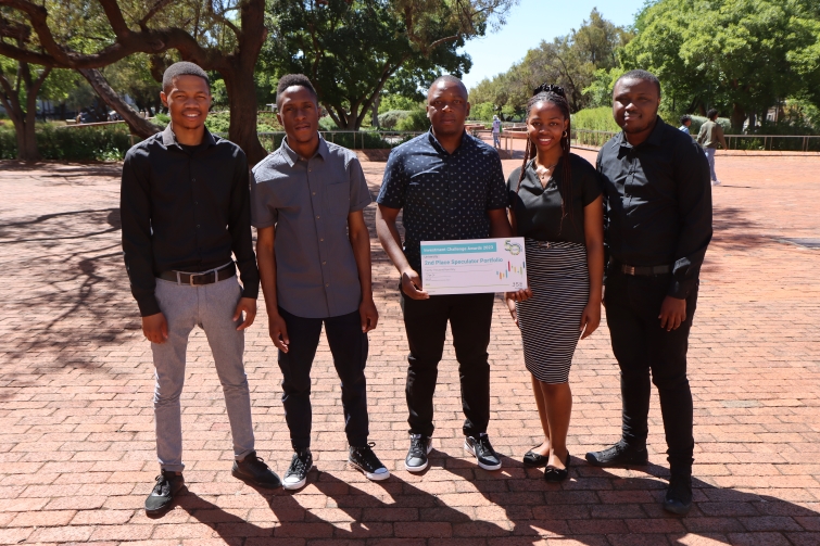 Third year students: Sipho Majenge, Thapelo Tinte, Dr Edson Vengesai, Busisiwe Nhlapo and Tsolofelo Zwane.