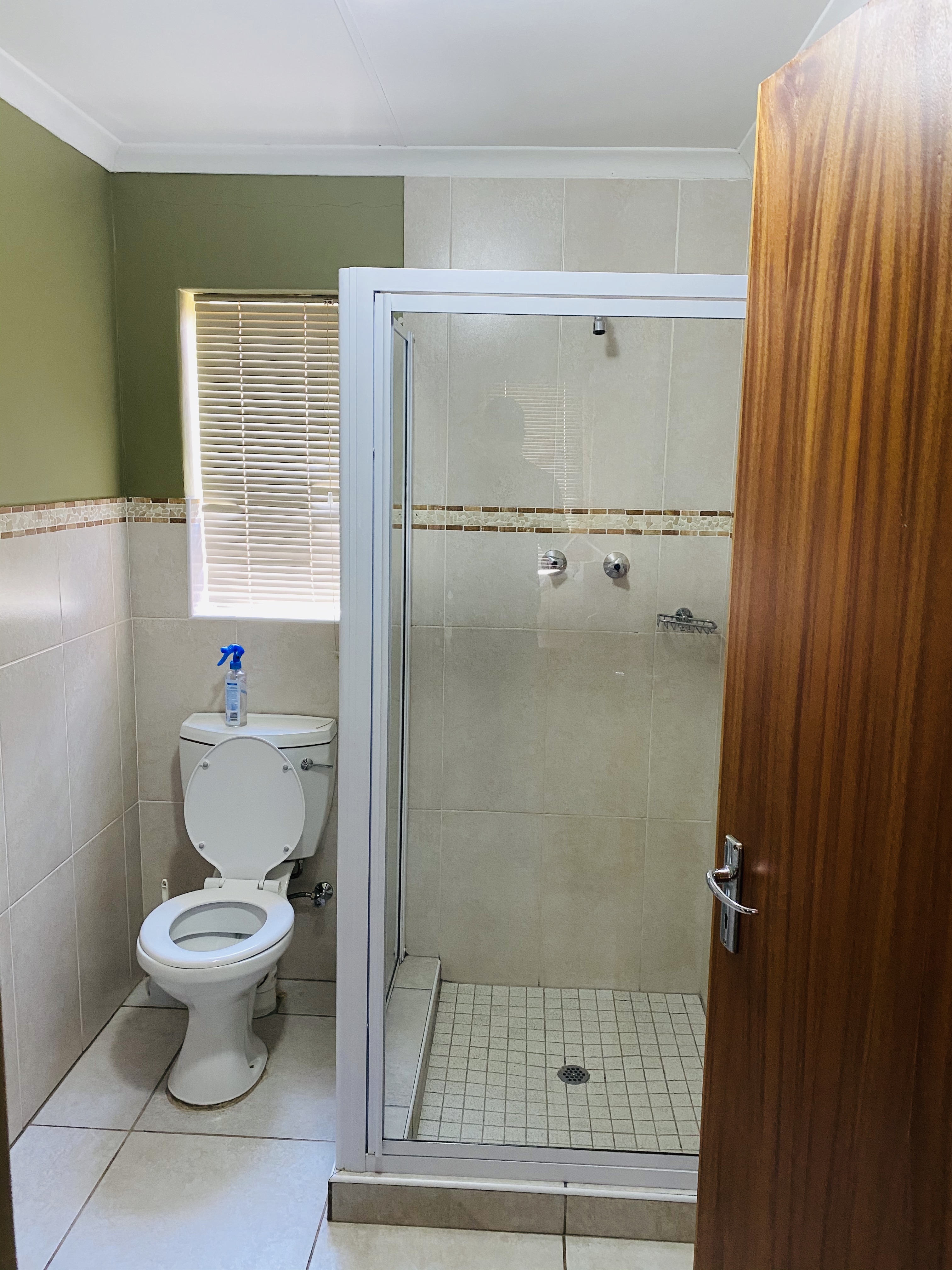 0C283320-713D-4D5C-8420-62F9B074A69F