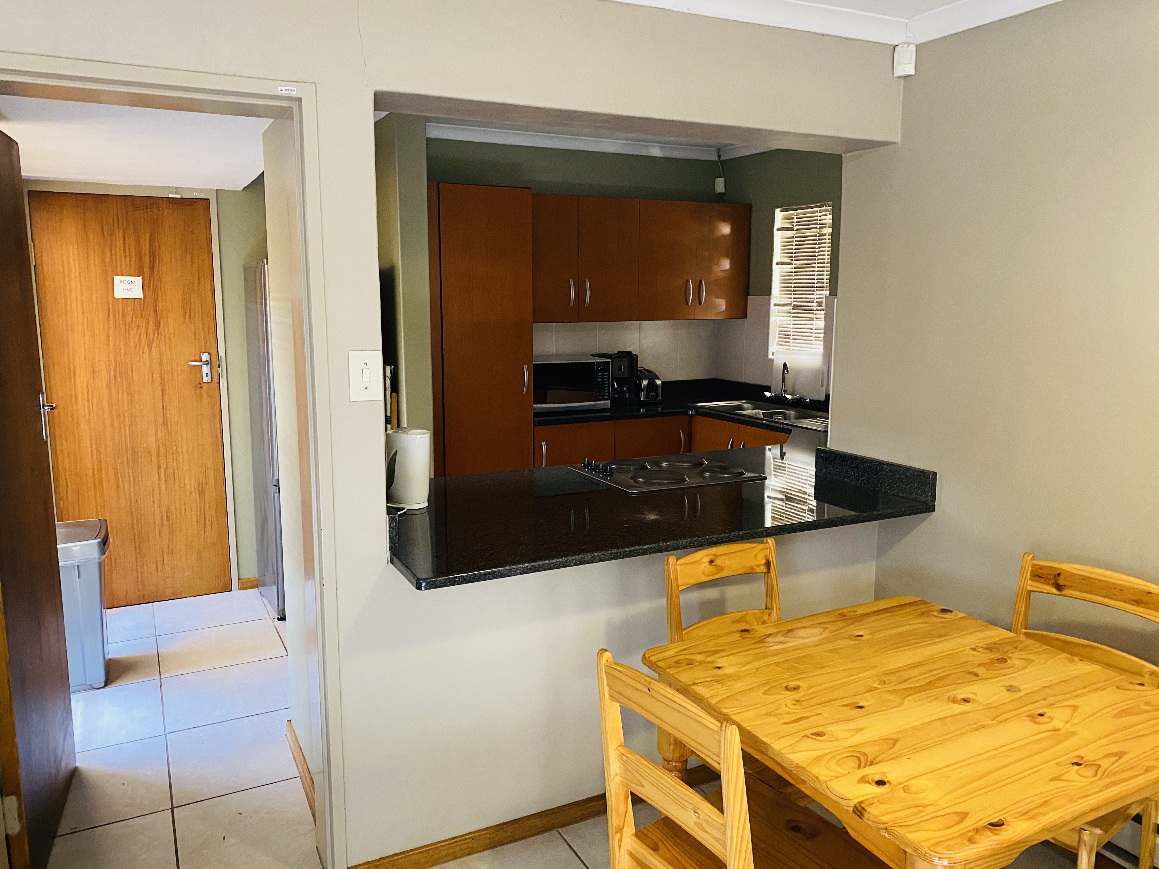 D2F24A5D-C9B9-40E1-B05E-6DECAD9D2F02