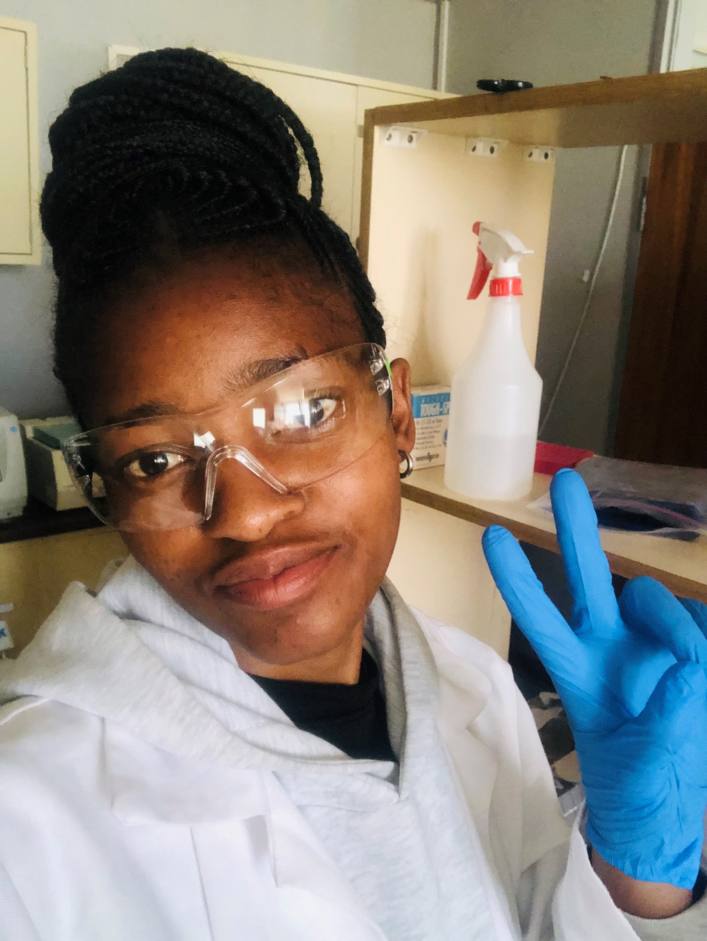 Zandile Dlalisa (16)