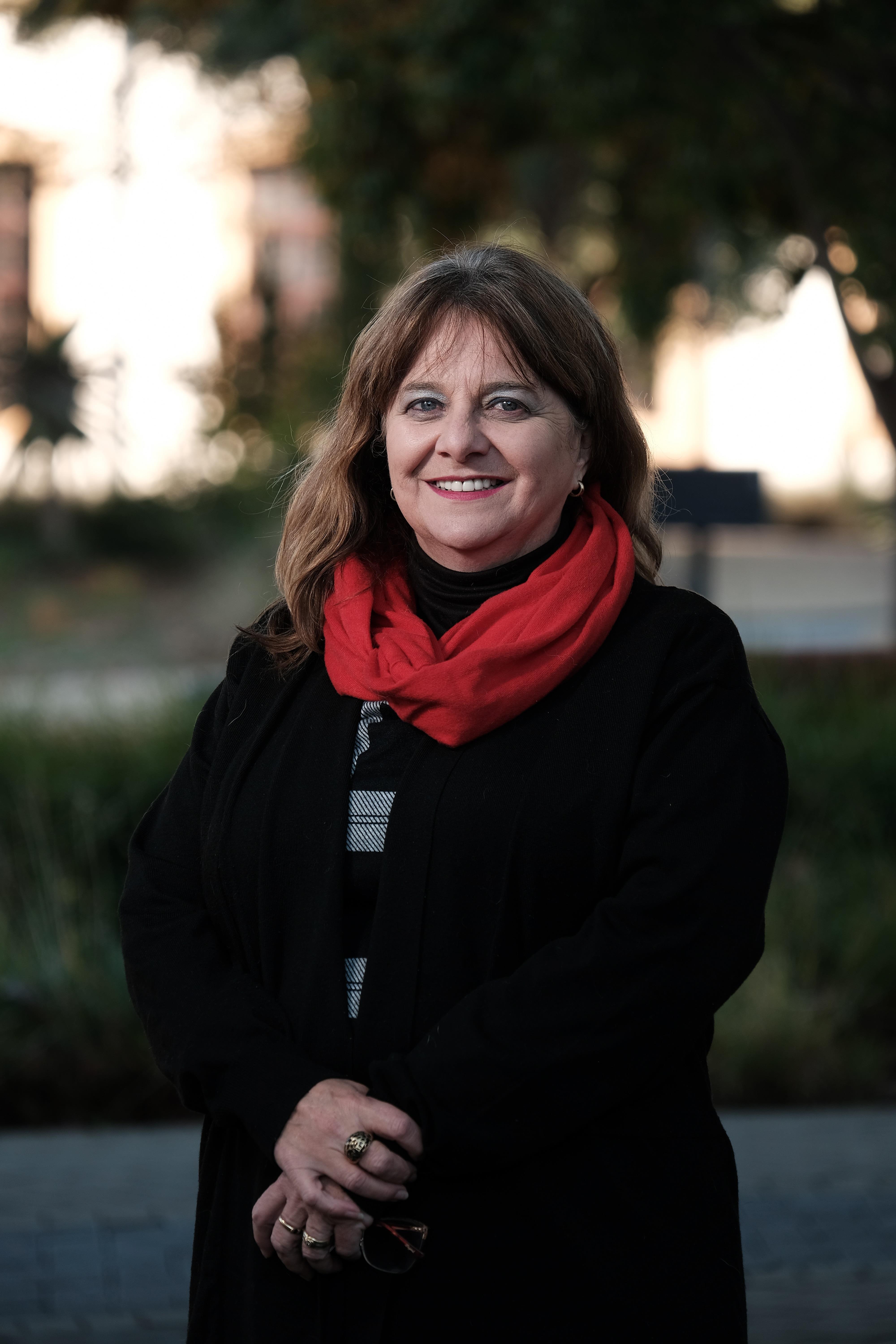 Prof Elizabeth Snyman