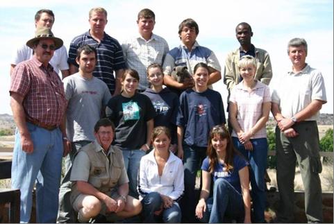Description: News Photo - Undergraduate field trip Tags: News photo; undergraduates; field trip; field; trip