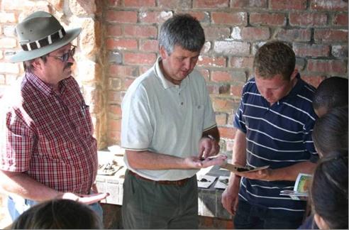 Description: News Photo - Undergraduate field trip Tags: News photo; undergraduates; field trip; field; trip