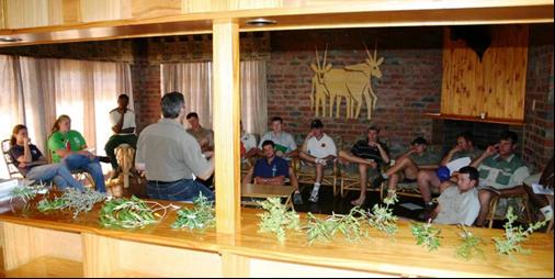 Description: News Photo - Undergraduate field trip Tags: News photo; undergraduates; field trip; field; trip