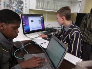 Description: SANRAL Learners during ICT Laboratory sessions Tags: UFS, Education, SANRAL, ICT Laboratory, learners, experiments