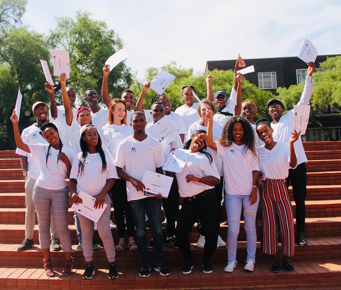 miratho-research-team-with-photovoice-co-researchers miratho-research-team-with-photovoice-co-researchers
